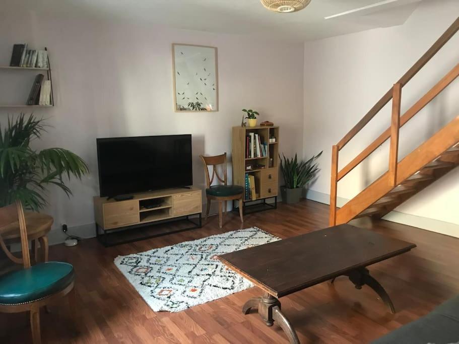 Charmant Appartement Au Calme Avec Parking Besancon Ngoại thất bức ảnh
